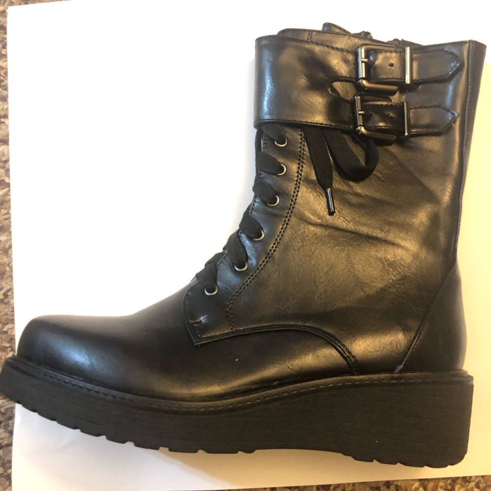 Size 7 black boots